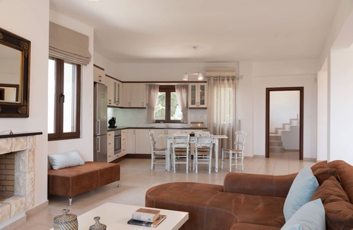Loutra Villa | Family Villa Rousa, w/Pool, BBQ and kids playground only 6.8 km to the beach!