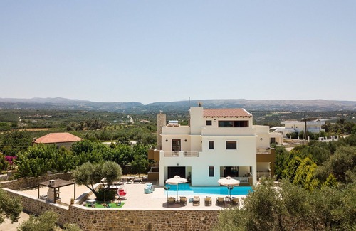 Viranepiskopi Villa | Family Villa with Private pool, BBQ, Ping Pong and Football table
