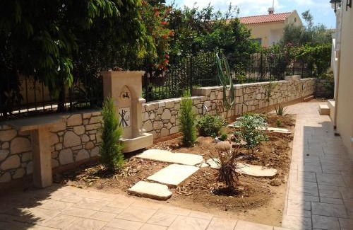 Korfalonas Apartment | father's house in kissamos