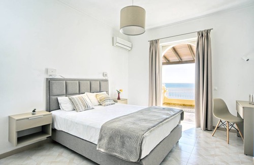 Agios Georgios Pagon Apartment | Flora Beach Appartement 1 - Panorama Meerblick nur 50m vom schönen Sandstrand entfernt