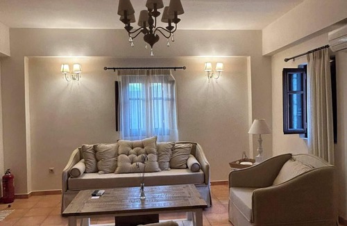 Omales House | FOCALION CASTLE LUXURY SUITES