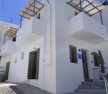 Skyros Town Apartment | Galani Mirtia Guest House