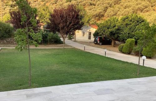 Trygonas Apartment | Garden house No1
