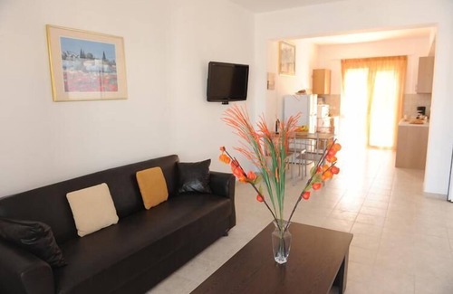 Gennadi House | Gennadi Gardens