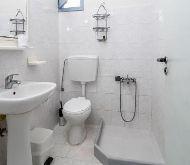 Minoa Pediada Apartment | Giant Woman