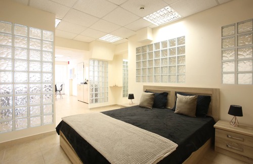 Markopoulon House | GK Airport Suites - Free Shuttle