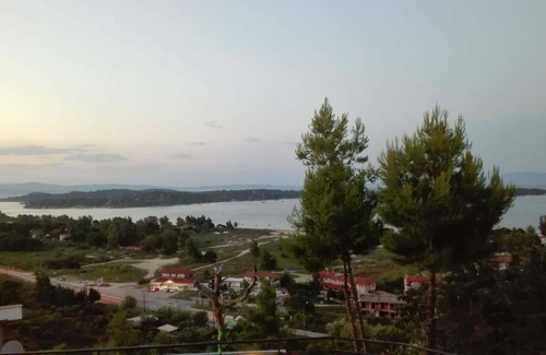 Elia House | Green & Blue House in Halkidiki in Vourvourou