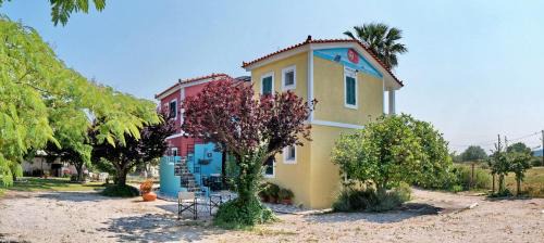 Pirgi Thermis Apartment | Heliatoras Studios