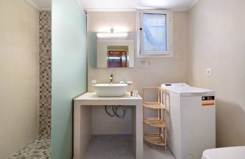Kariotai Apartment | Holiday Apartment 'Oceanida Aelia Room'