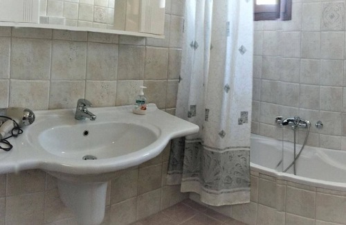 Monopari House | Holiday house Rethymno for 1 - 5 persons with 3 bedrooms - Holiday house