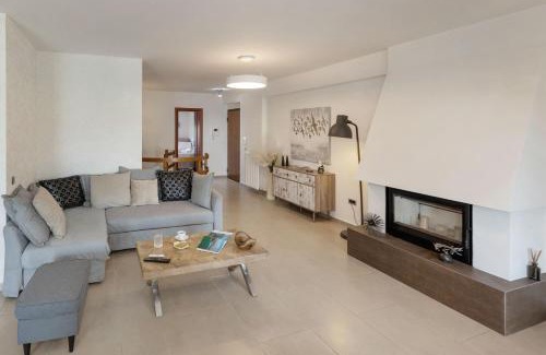 Varkiza Apartment | Holiday Maisonette in Varkiza by GHH