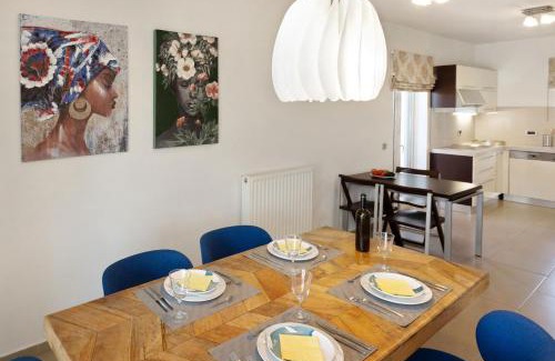 Varkiza Apartment | Holiday Maisonette in Varkiza by GHH