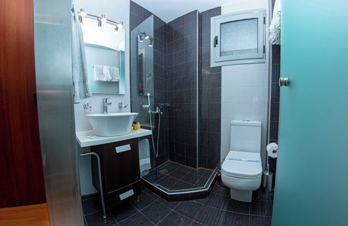 Loutra Ypatis Hostel | HOTEL ENA