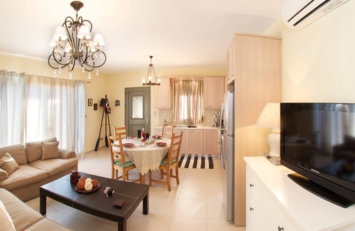 Logarata House | House of Joy - with outdoor jacuzzi and astonishing views