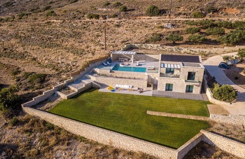 Falassarna Villa | Indoor & outdoor Jacuzzi ★ Heated pool ★ Sauna ★ Falasarna