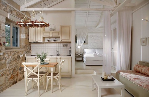 Lefktron Apartment | Katikies Manis