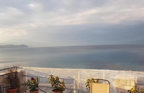 Koroni Apartment | KORONI MARE -Sea view apartment/διαμέρισμα με θέα στην θάλασσα