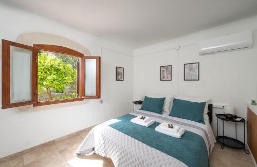 Pemonia House | liofito village house