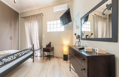 Exarhia Apartment | Lovely 1- bedroom condo in Exarcheia