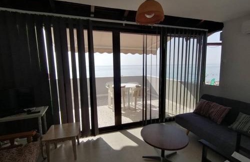 Katerini Apartment | Lovely Beach Side Loft