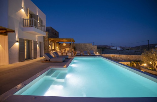 Panormos Villa | Luxurious Villa with garden, outdoor pool, barbeque,