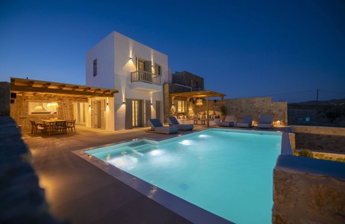 Panormos Villa | Luxurious Villa with garden, outdoor pool, barbeque,