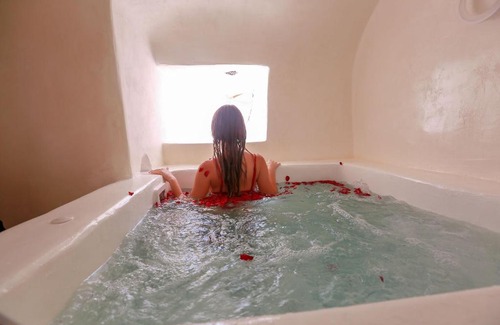 Oia Apartment | Luxury accomodation in a traditional place