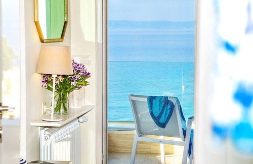 Elia Nikitis Villa | Luxury Beach Villa with an Infinity Pool