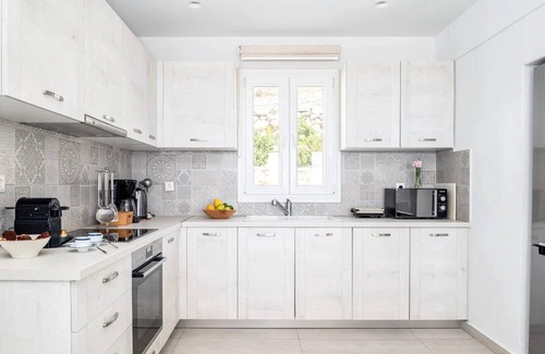 Naxos Town Villa | Luxury Naxos Villa | Villa Chryssa | 4 Bedrooms | | Private Pool | Spacious.