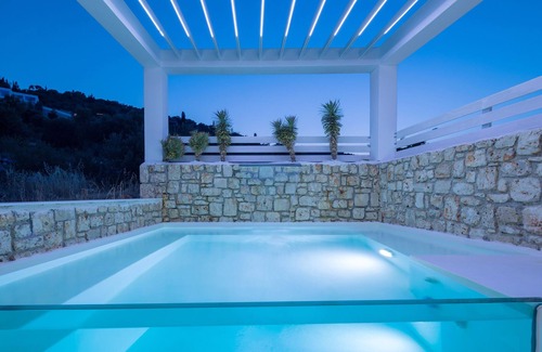 Skinaria Villa | Luxury Villa 'Dion' near Beach with Sea View, Private Pool, Terraces, Balconies & Wi-Fi