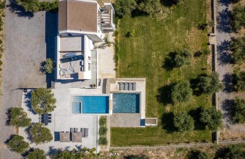 Prinos Villa | Magnificent Crete Villa 4 Bedrooms Villa Ánthos Two Large Private Pools & Jacuzzi Bbq Close To The Beach Rethymno