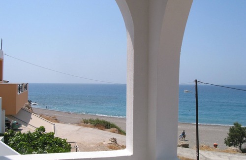 Makry Gialos Apartment | Makrigialos: big family apartment, 2 bedrooms, sea views, WiFi