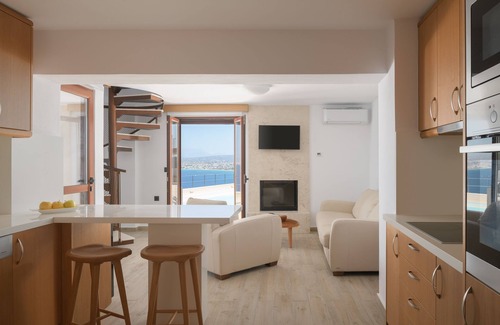 Linoperamata Villa | Manificus Villa IV, with Heated Pool