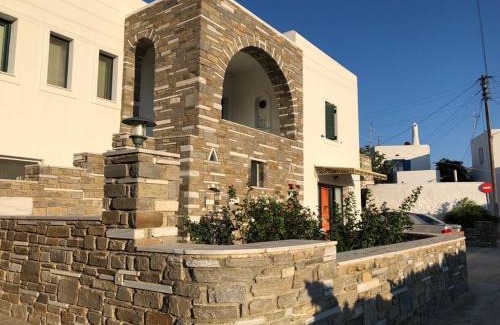 Piso Livadi Apartment | Maroussa s guesthouse