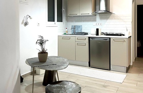 Mousio Apartment | Minimal and bright apt in Exarchia