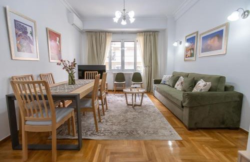 Mousio Apartment | Museum District Apartment