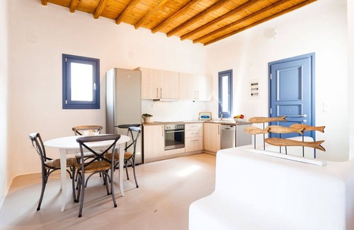 Panormos Villa | My Rental Homes - Villa Smaragdi with sea view and air conditioning