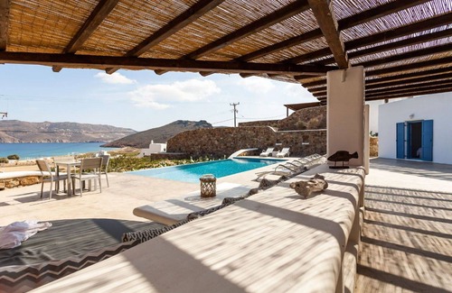 Panormos Villa | My Rental Homes - Villa Smaragdi with sea view and air conditioning