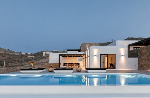 Ftelia Villa | Mykonos Ftelia Black Villa 1