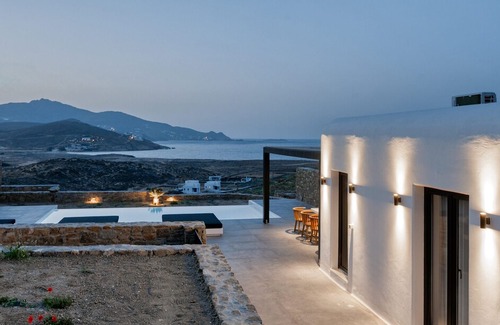 Ftelia House | Mykonos Ftelia Black Villa 2