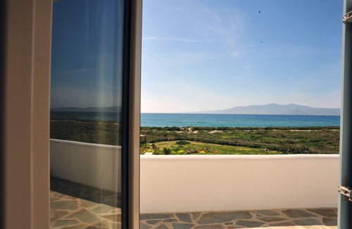 Maragas House | Naxos beach house, one minute away from the beach!