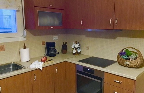 Volos City Centre House | Newly renovated 3 bedroom home with easy parking in volos