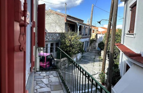 Pagondas House | Nightingale Pagondas