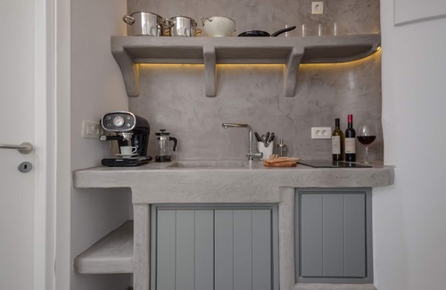 Akrotiri House | Nissos House 2BR-Rooftop Lounge+Caldera View