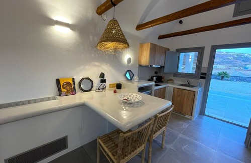 Oia Apartment | Nixteri Anemi Vine Villa