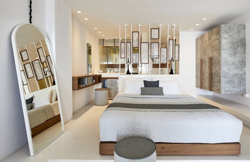 Finikia Hotel | Oia Suites