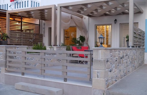Limeniskos Apartment | On the water lodging 1