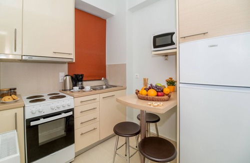 Katouna Apartment | One Bedroom Apartment with a breezy Sea-View balcony. Breakfast included.