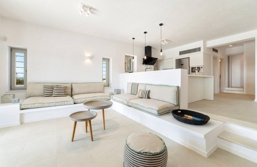 Paros Villa | Platinum Paros Villa | 5 Bedroom Villa | Private Swimming Pool & Stunning Sea.