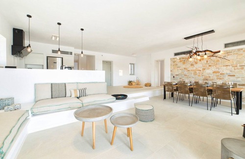 Paros Villa | Platinum Paros Villa | 5 Bedroom Villa | Private Swimming Pool & Stunning Sea.